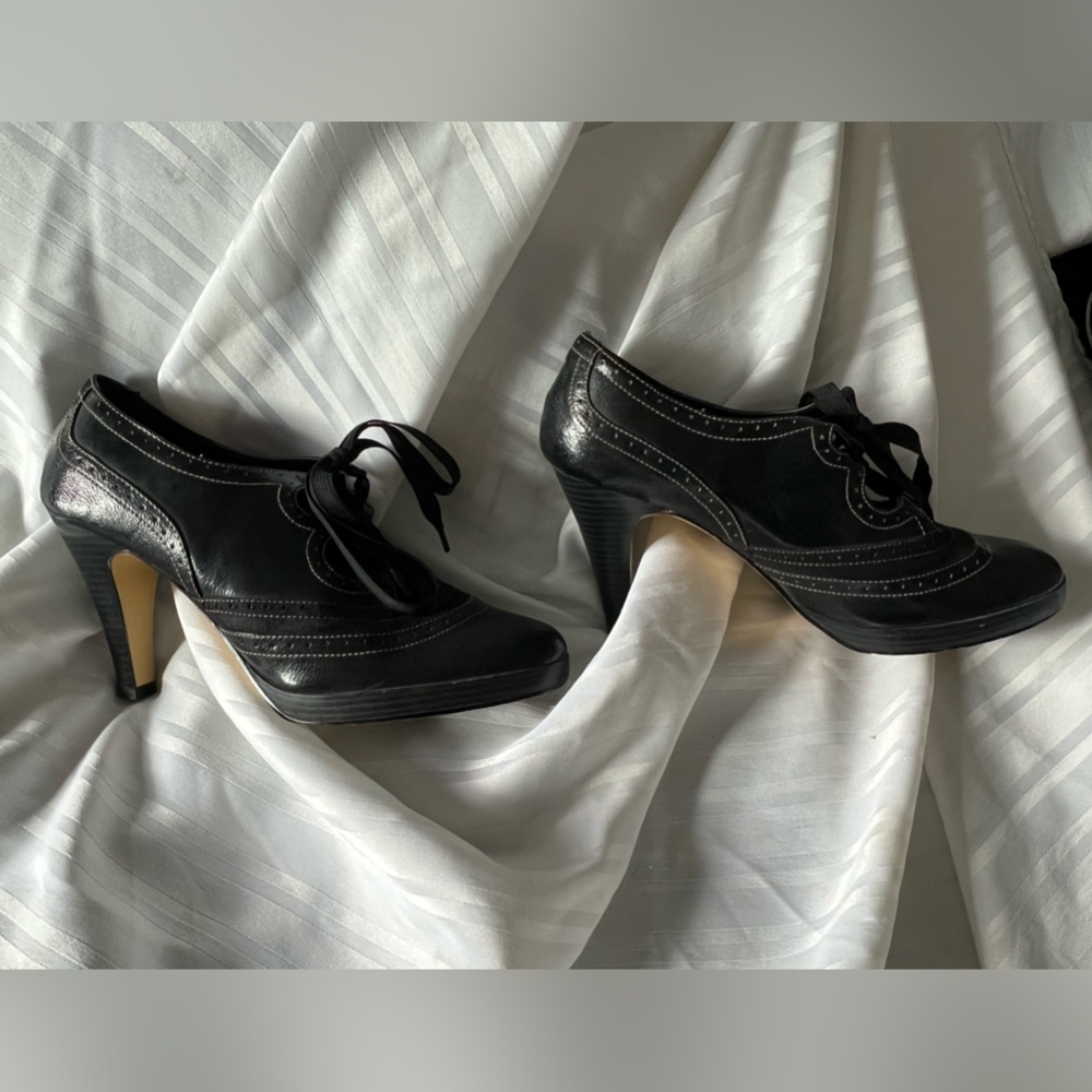 Issac Mizrahi Pinup Laced Platform Heels Size 11